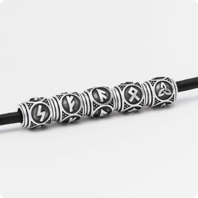 Шарм-бусина с руной Беркана из серебра