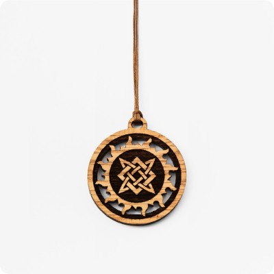 Оберег Звезда руси (Квадрат Сварога) в Солнечном круге из Дуба