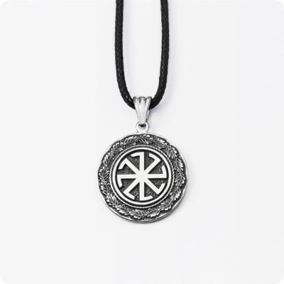 Оберег Колядник из серебра в дубовых листьях