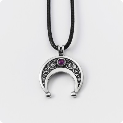 Оберег Лунница с камнем