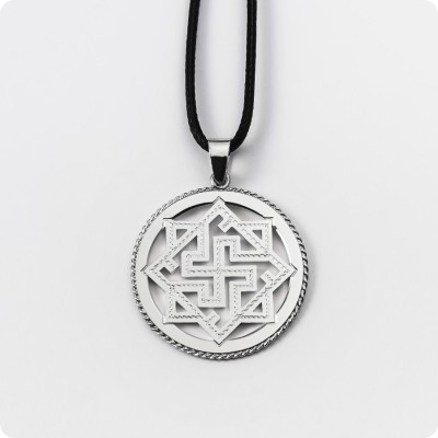 Оберег Валькирия из серебра в круге