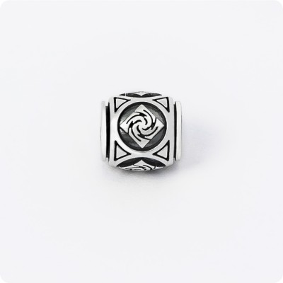 Шарм - бусина с оберегом Знич из серебра